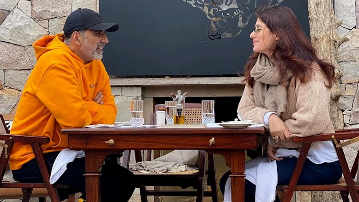 Twinkle Khanna and Akshay Kumar clock their 21st wedding anniversary, thanks wife for 'raising him'