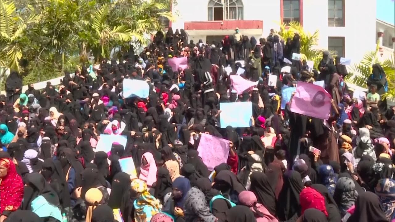 Hijab Row Verdict Today: হিজাব মামলায় আজ রায় দিতে পারে কর্নাটক হাইকোর্ট, কড়া নিরাপত্তা বেঙ্গালুরুতে