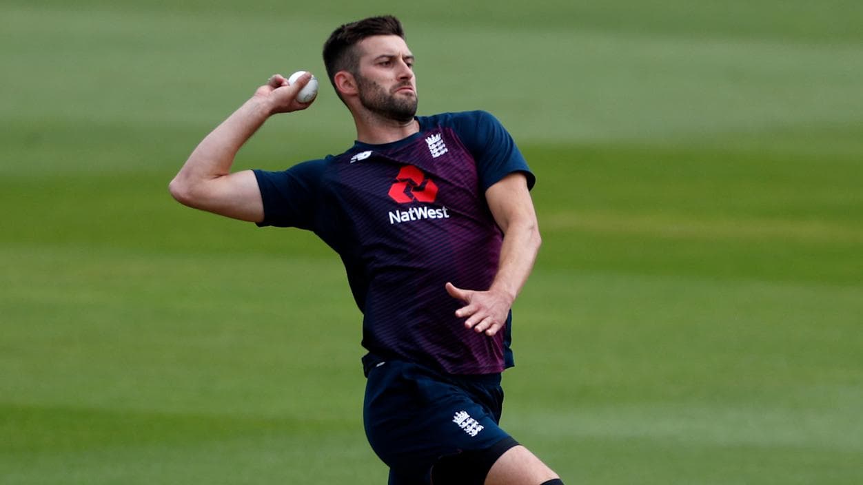 IPL 2022: আইপিএল শুরুর আগে বড় ধাক্কা লখনউ সুপার জায়ান্টসের, চোট পেয়ে ছিটকে গেলেন ইংল্যান্ডের এই পেসার