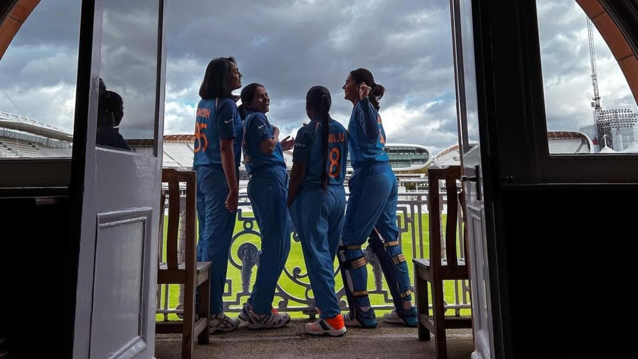  तापसी पन्नू ने पूरी की अपनी फिल्म 'Shabaash Mithu' की शूटिंग, कहा- जल्द आ रहे हैं...