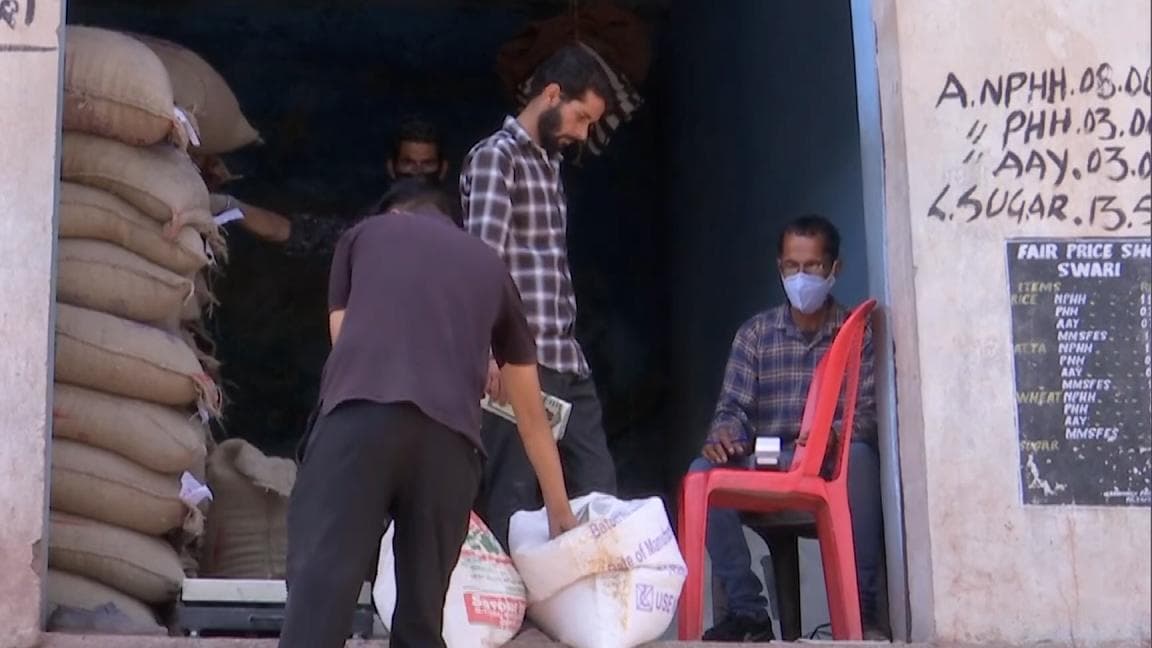 Ration scheme: রেশন দোকানেই মিলবে এলপিজি, তৈরি করা যাবে ভোটার ও আধার কার্ড