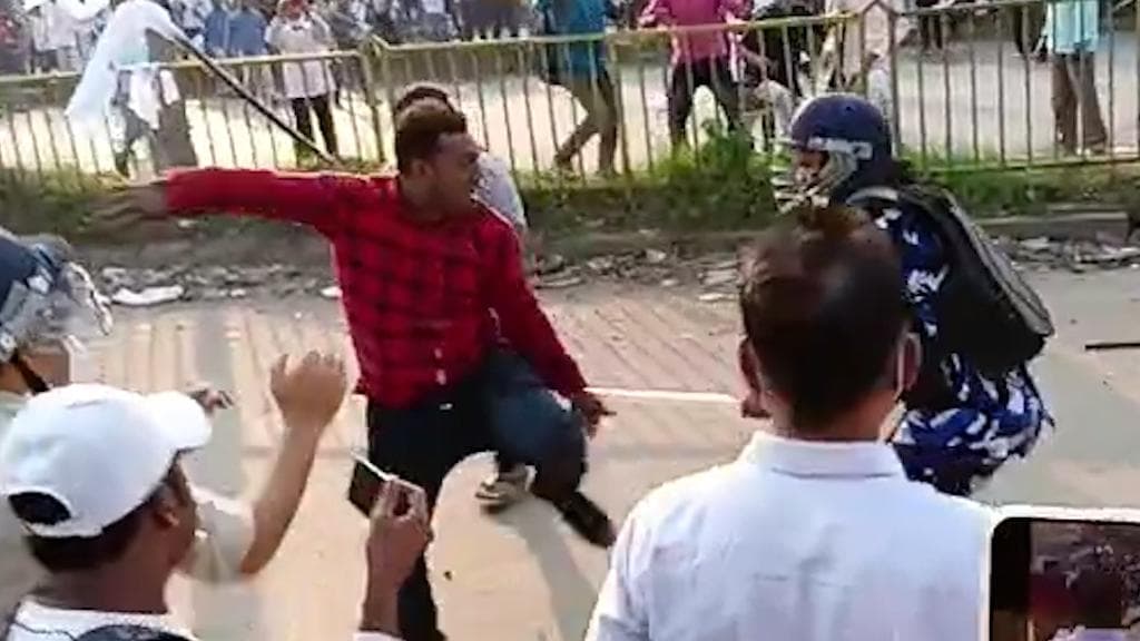 Anish Khan: আনিস হত্যার প্রতিবাদ, বামেদের বিক্ষোভে উত্তাল আমতা, ইট, গ্যাস, বামনেত্রী-সহ গ্রেফতার ১৭