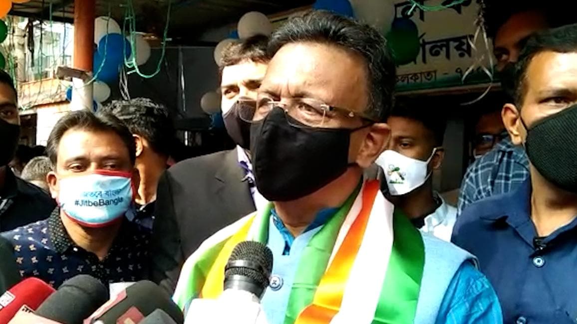 Kolkata Vaccination: সোমবার থেকে শুরু হবে ১৫-১৮ বছরের টিকাকরণ, টিকার অনীহা নিয়ে আক্ষেপ মেয়রের