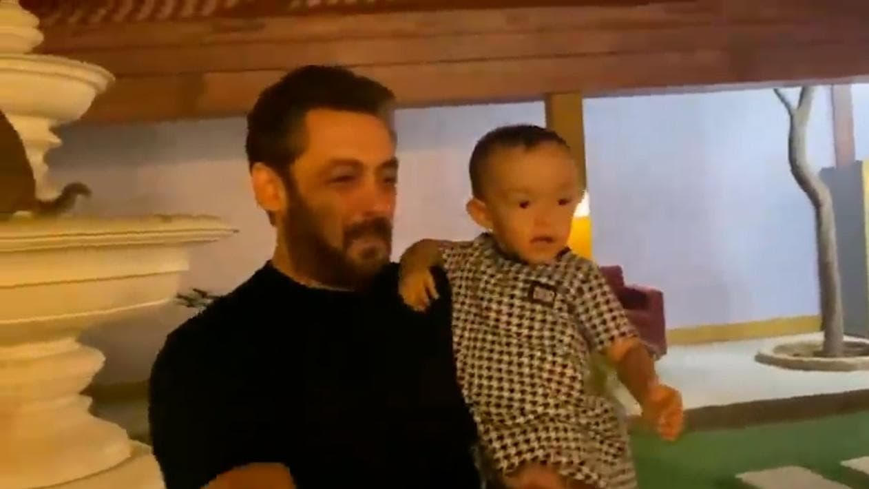 This video of Salman Khan and his niece Ayat feeding monkeys is too cute