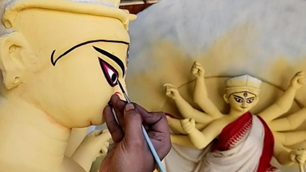 Shantipur Ganguly Bari Durga Puja:  জৌলুসহীন পুজো, তবু গ্রামের সকলের বড় আপন শান্তিপুরের বাগআঁচড়ার পুজো