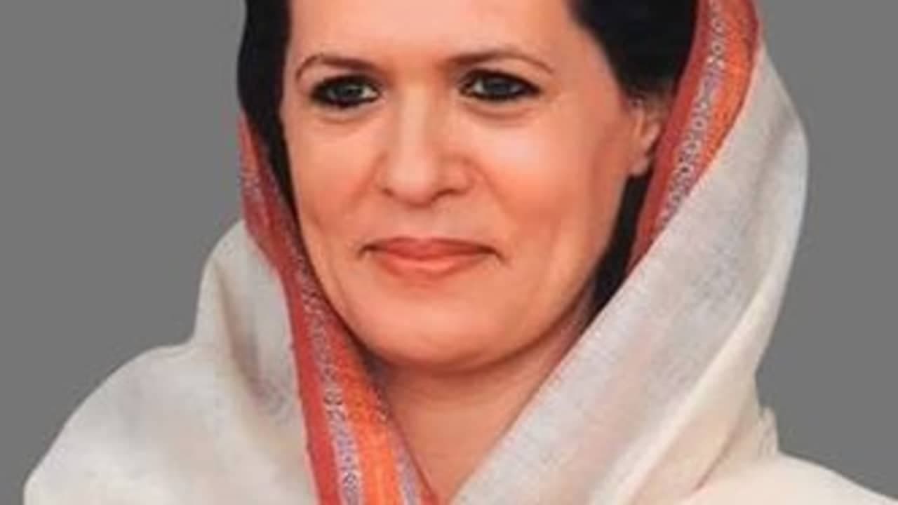 तीन घंटे की पूछताछ के बाद सोनिया गांधी लंच के लिए निकलीं तीन घंटे की पूछताछ के बाद सोनिया गांधी लंच के लिए निकलीं