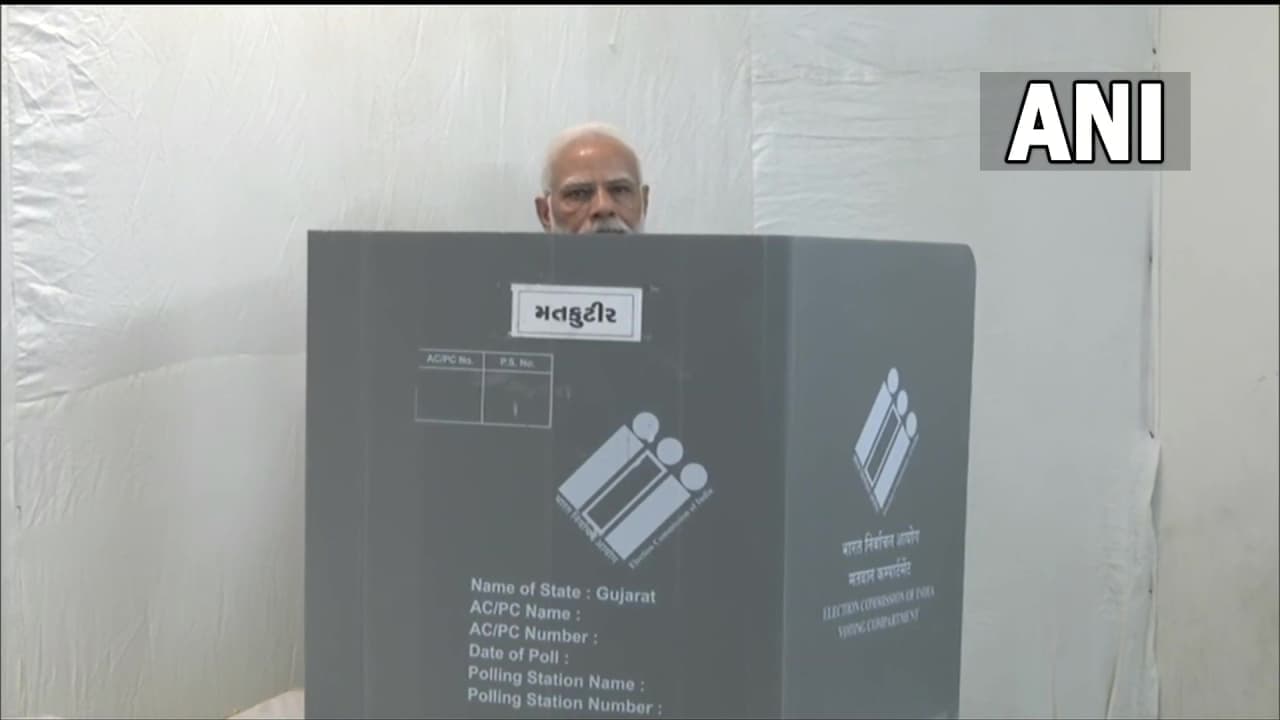 Gujarat Election 2022: PM Modi casts vote Gujarat Election 2022: PM Modi casts vote