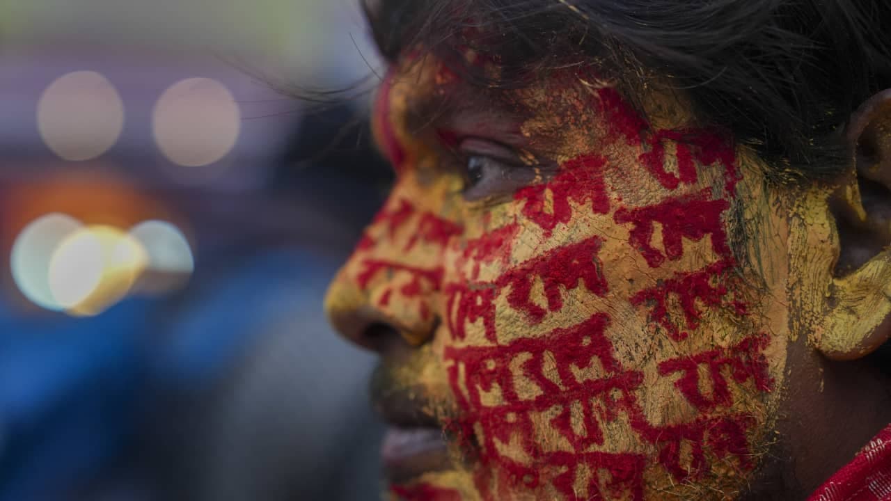 সেজেছেন ভক্তরা সেজেছেন ভক্তরা