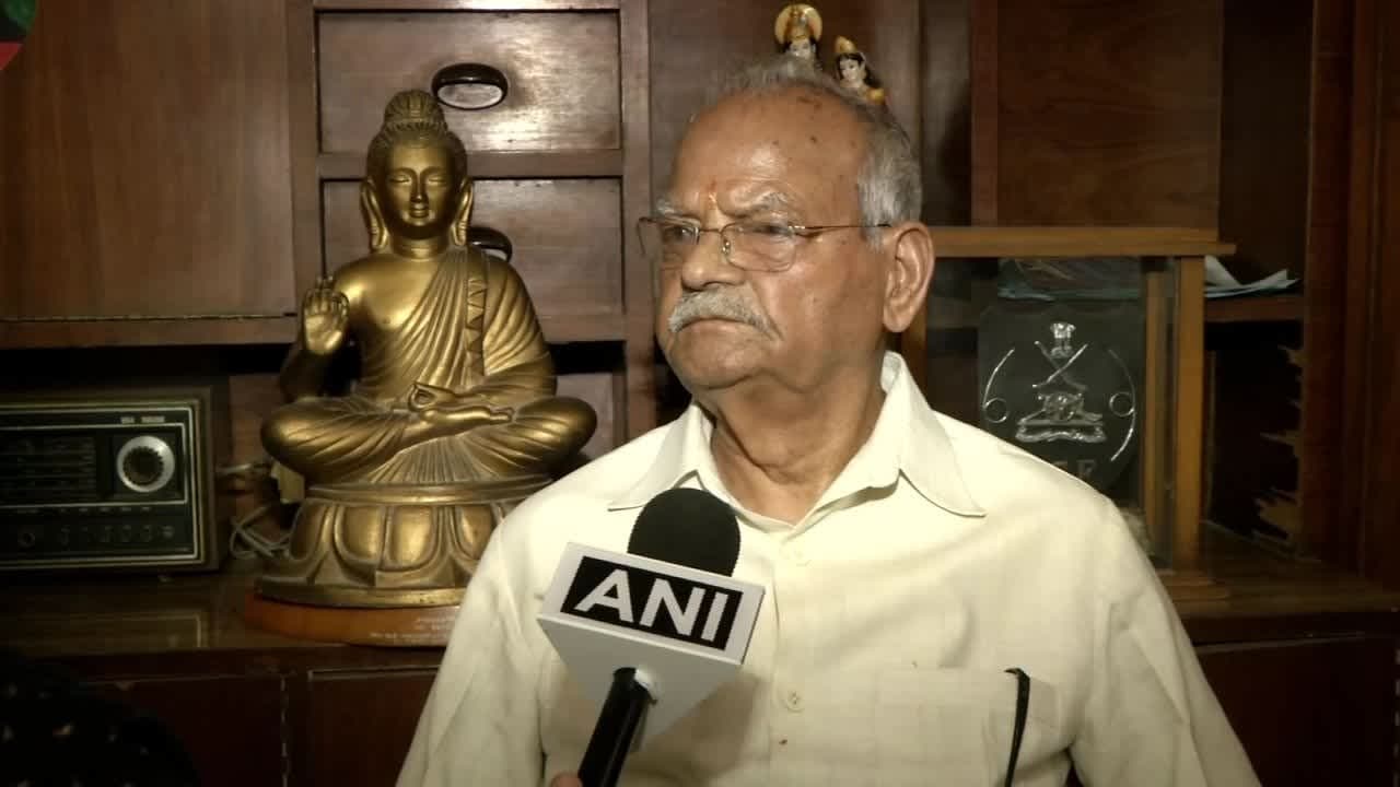 Pandit Sukh Ram Passes Away: पूर्व केंद्रीय संचार मंत्री पंडित सुखराम का निधन, AIIMS में चल रहा था इ Pandit Sukh Ram Passes Away: पूर्व केंद्रीय संचार मंत्री पंडित सुखराम का निधन, AIIMS में चल रहा था इ