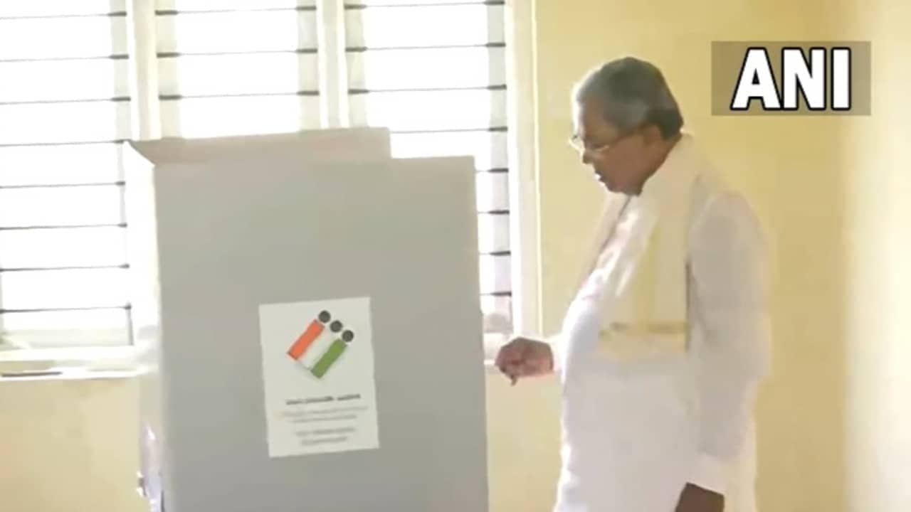 Karnataka Election: Congress' Siddaramaiah casts vote Karnataka Election: Congress' Siddaramaiah casts vote