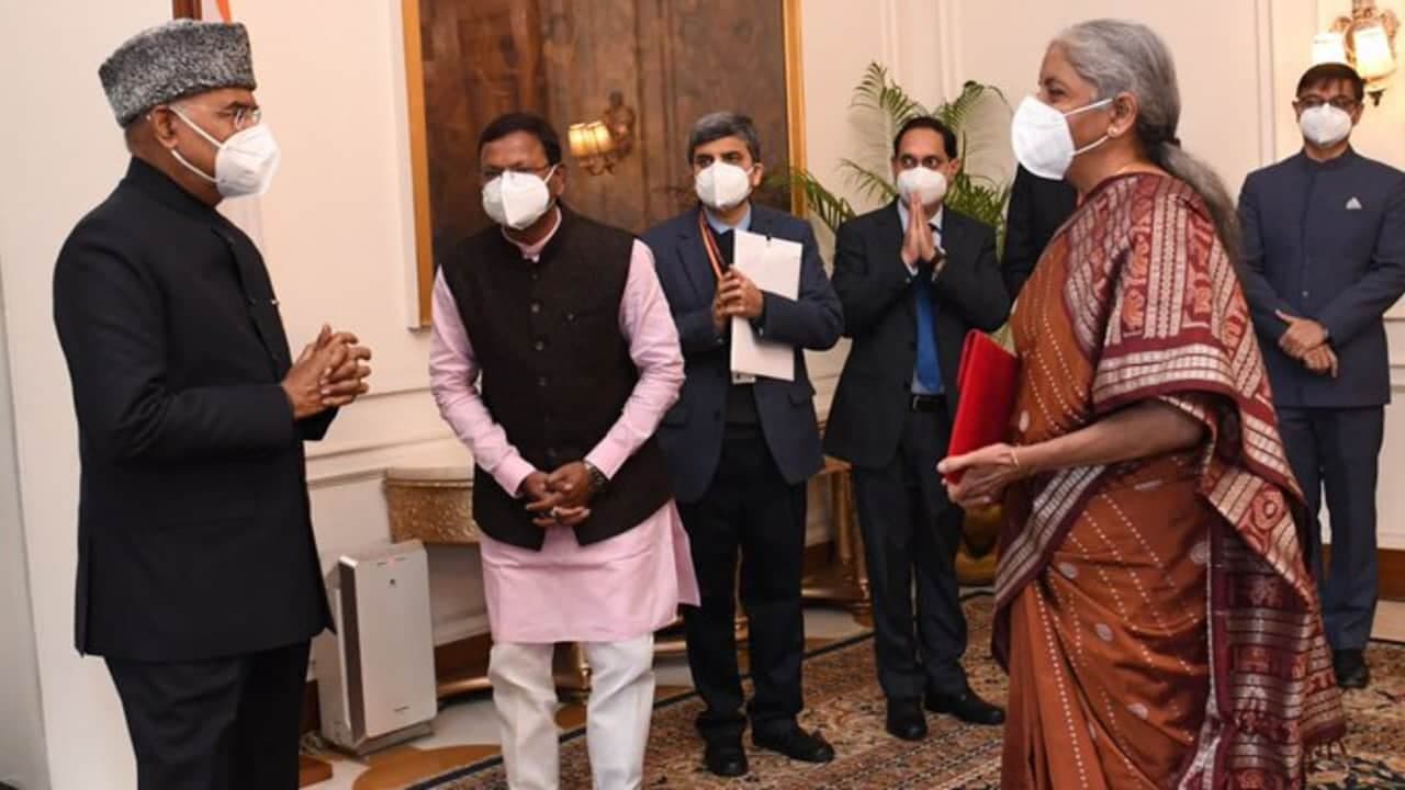 FM Nirmala meets President Kovind ahead of Budget FM Nirmala meets President Kovind ahead of Budget