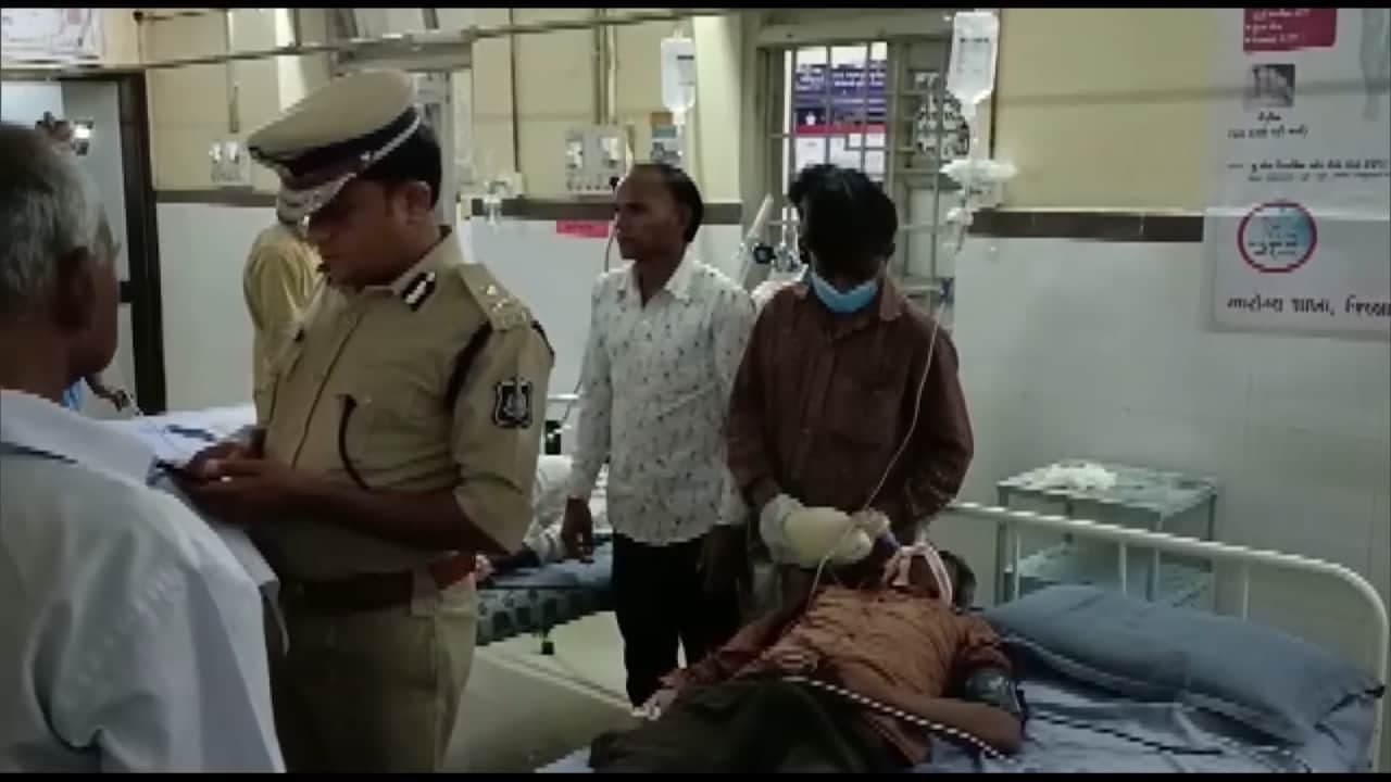 Gujarat: शराबबंदी वाले गुजरात में काल बनी जहरीली शराब, 19 की मौत, कई पहुंचे अस्पताल Gujarat: शराबबंदी वाले गुजरात में काल बनी जहरीली शराब, 19 की मौत, कई पहुंचे अस्पताल