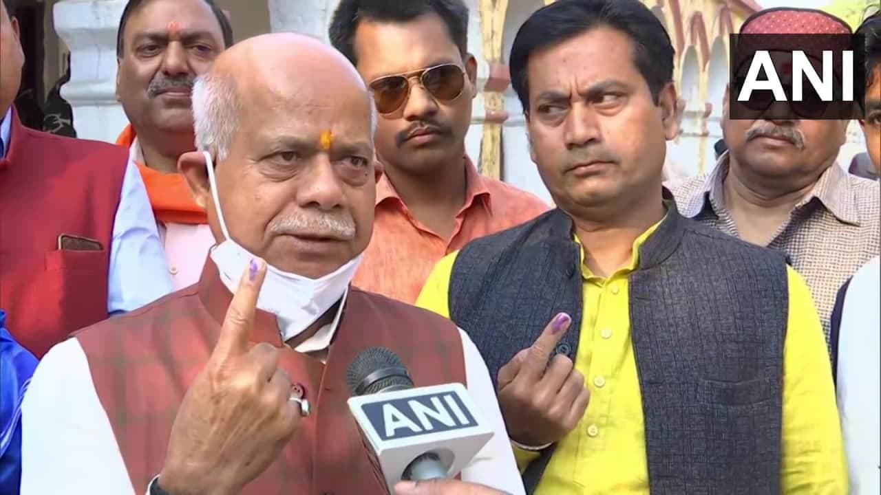 UP Elections 2022: छठे चरण में भाजपा सांसद शिव प्रताप शुक्ला ने भी डाला वोट UP Elections 2022: छठे चरण में भाजपा सांसद शिव प्रताप शुक्ला ने भी डाला वोट