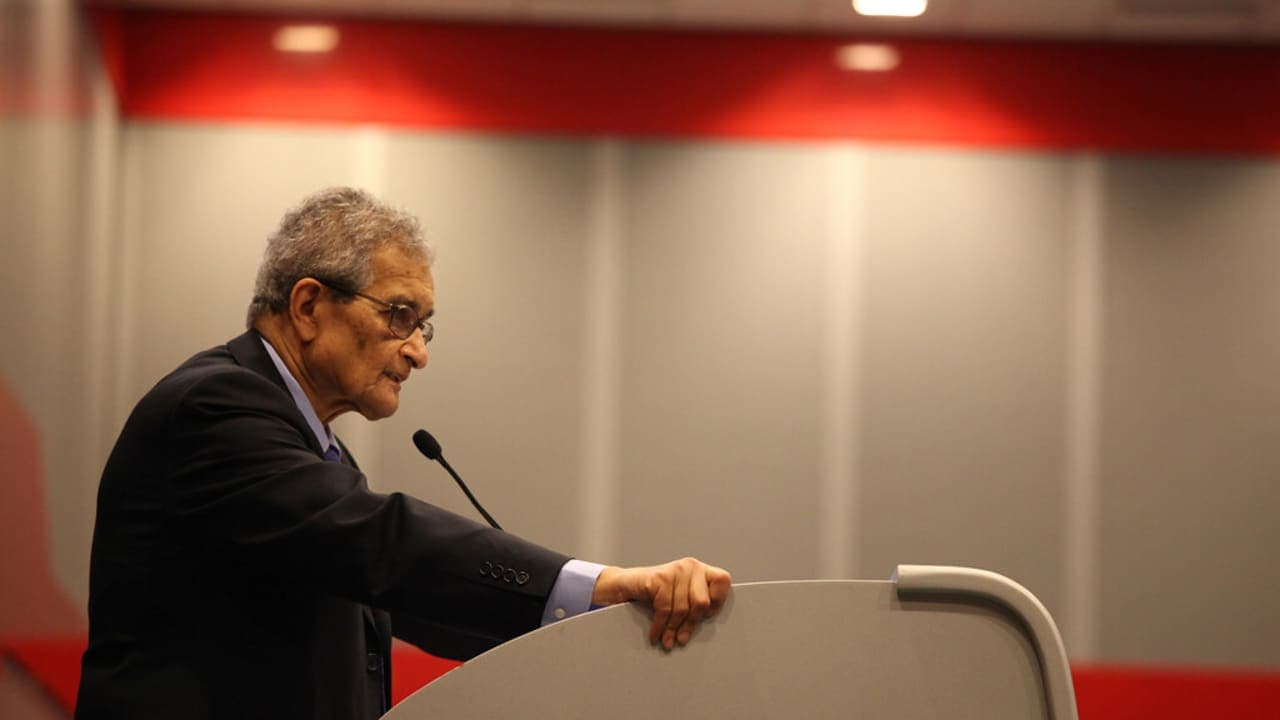 नोबेल विजेता अमर्त्य सेन का बंग विभूषण सम्मान लेने से इनकार, सेन की बेटी बोलीं- किसी और को दीजिए नोबेल विजेता अमर्त्य सेन का बंग विभूषण सम्मान लेने से इनकार, सेन की बेटी बोलीं- किसी और को दीजिए