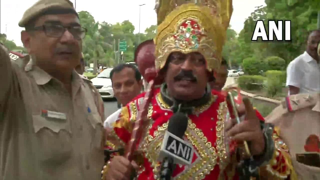 BJP सरकार 'रावण', राहुल गांधी हमारे 'राम', सड़कों पर उतरे कांग्रेस नेता BJP सरकार 'रावण', राहुल गांधी हमारे 'राम', सड़कों पर उतरे कांग्रेस नेता