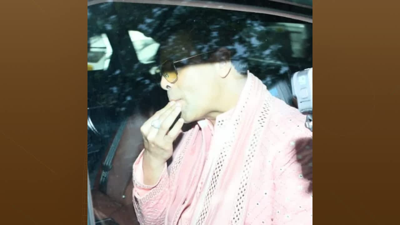 Ranbir-Alia Wedding LIVE: Karan Johar arrives Ranbir-Alia Wedding LIVE: Karan Johar arrives