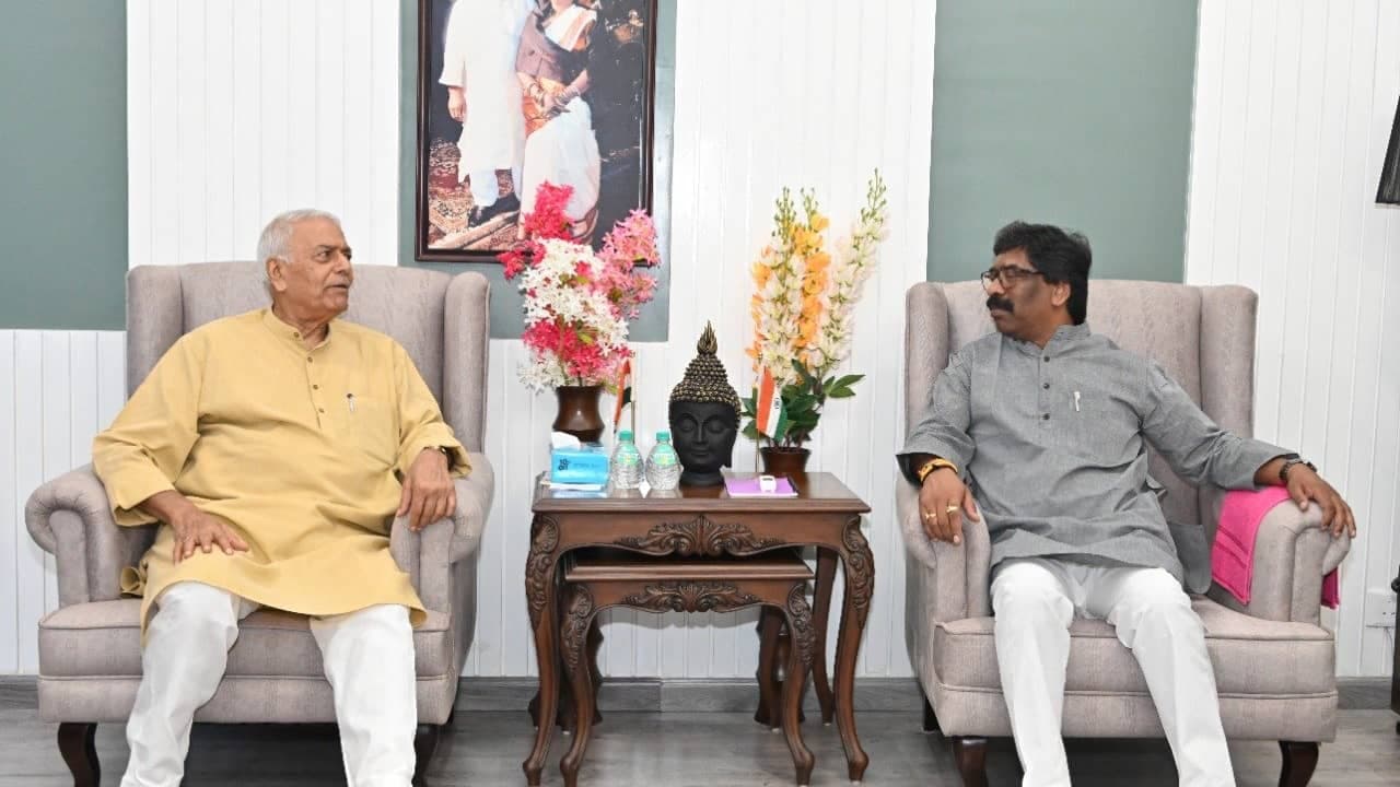 2022 Indian presidential election: हेमंत सोरेन से मिले यशवंत सिन्हा 2022 Indian presidential election: हेमंत सोरेन से मिले यशवंत सिन्हा