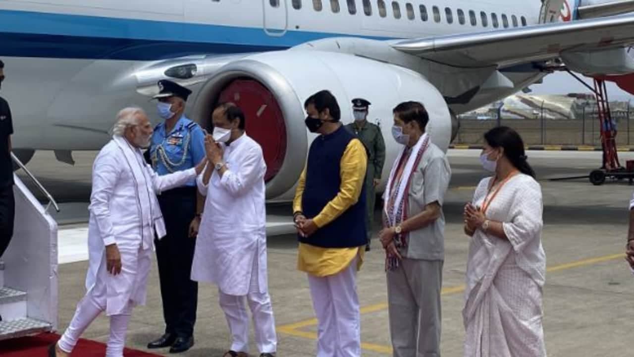 महाराष्ट्र: प्रधानमंत्री नरेंद्र मोदी ( PM Narendra Modi ) पुणे पहुंचे महाराष्ट्र: प्रधानमंत्री नरेंद्र मोदी ( PM Narendra Modi ) पुणे पहुंचे