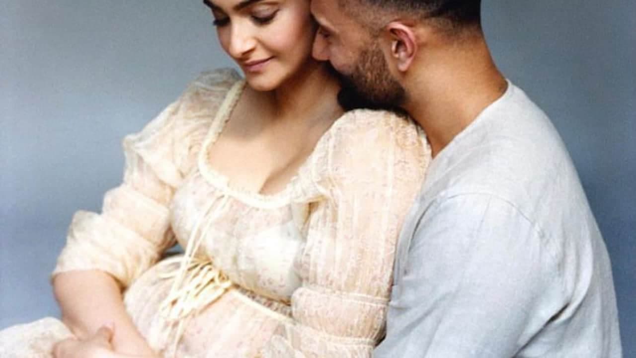 सोनम कपूर बनी मां, बेटे को दिया जन्म सोनम कपूर बनी मां, बेटे को दिया जन्म