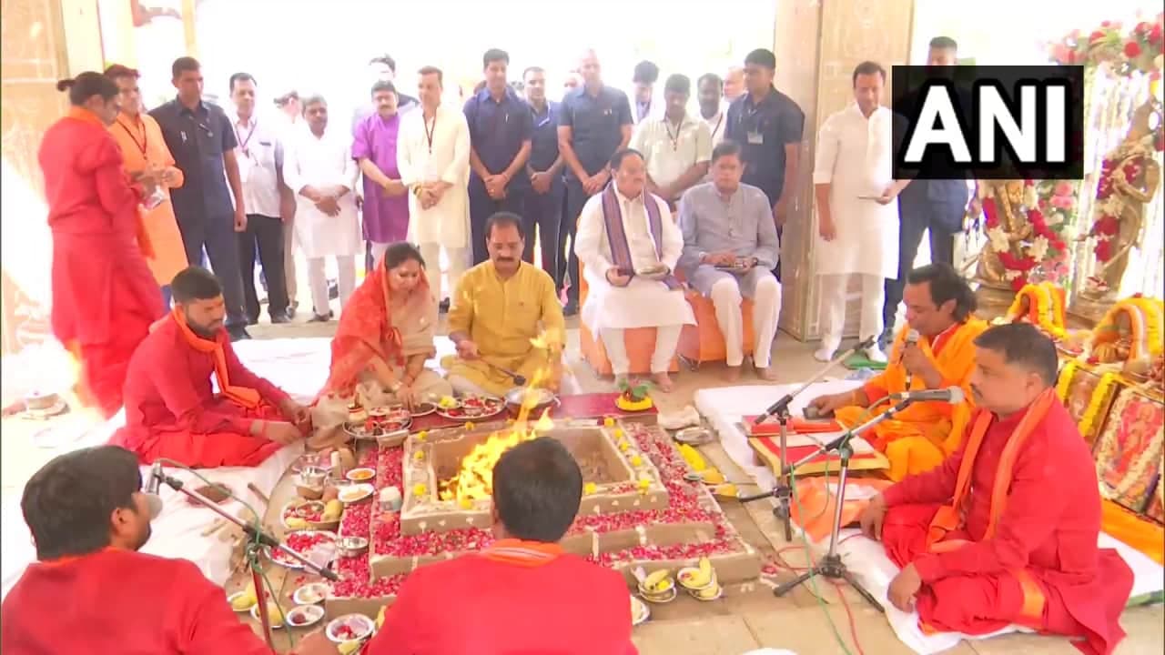 दिल्ली: भाजपा के राष्ट्रीय अध्यक्ष जे.पी. नड्डा ने नए राज्य भाजपा कार्यालय का शिलान्यास किया। दिल्ली: भाजपा के राष्ट्रीय अध्यक्ष जे.पी. नड्डा ने नए राज्य भाजपा कार्यालय का शिलान्यास किया।