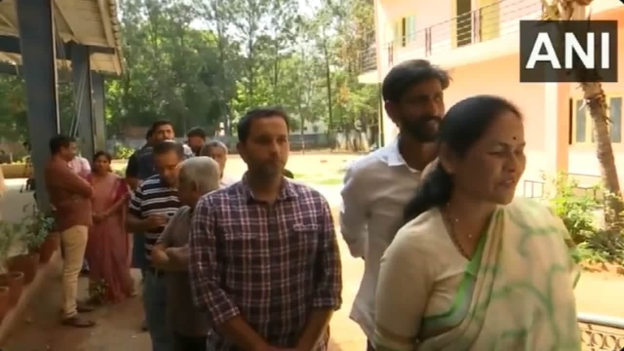 Karnataka Election: 8% voter turnout in first 2 hours of voting Karnataka Election: 8% voter turnout in first 2 hours of voting