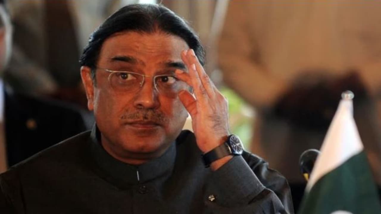 दूसरी बार पाकिस्तान के राष्ट्रपति बने आसिफ अली जरदारी दूसरी बार पाकिस्तान के राष्ट्रपति बने आसिफ अली जरदारी