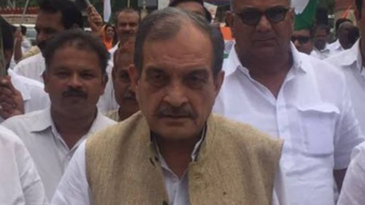 Entire family cuts ties with BJP Entire family cuts ties with BJP