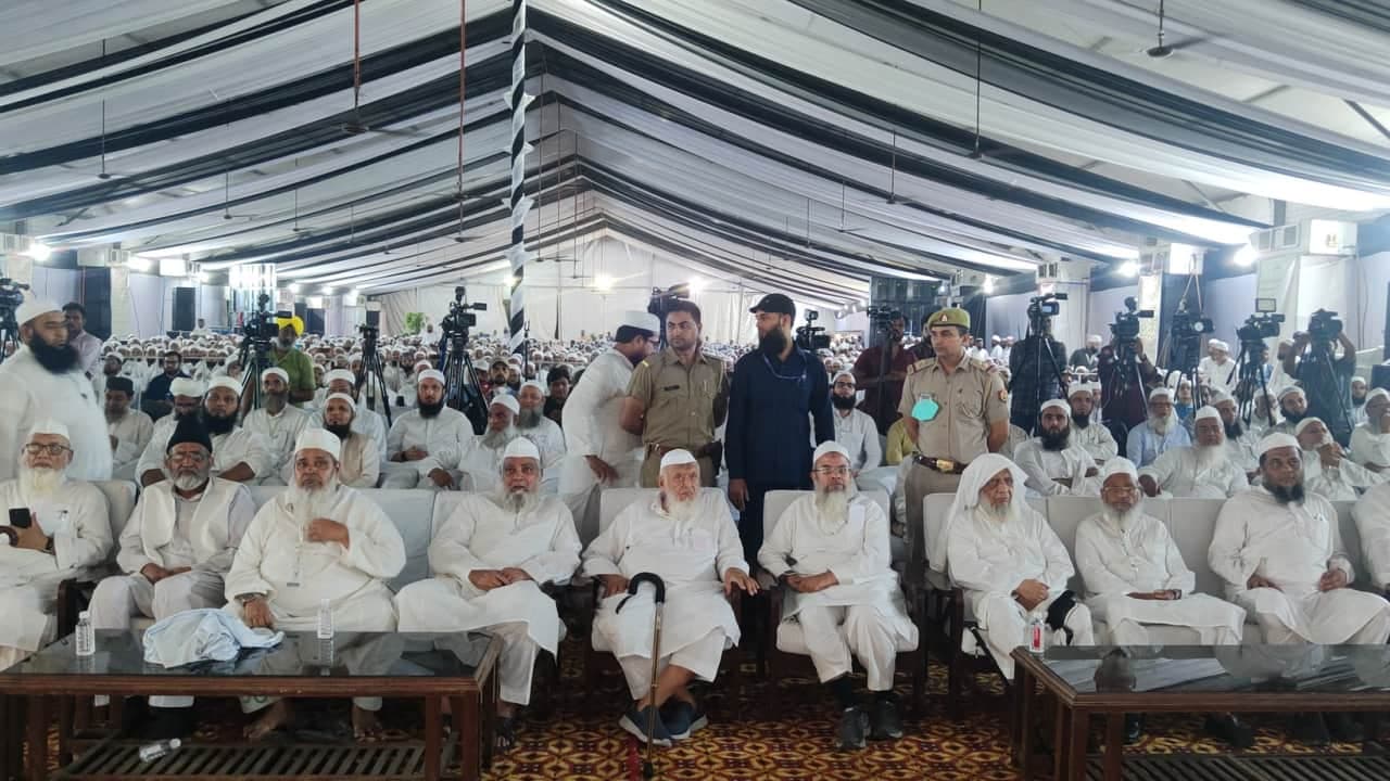 देवबंद में जमीयत की बैठक का आज दूसरा दिन देवबंद में जमीयत की बैठक का आज दूसरा दिन