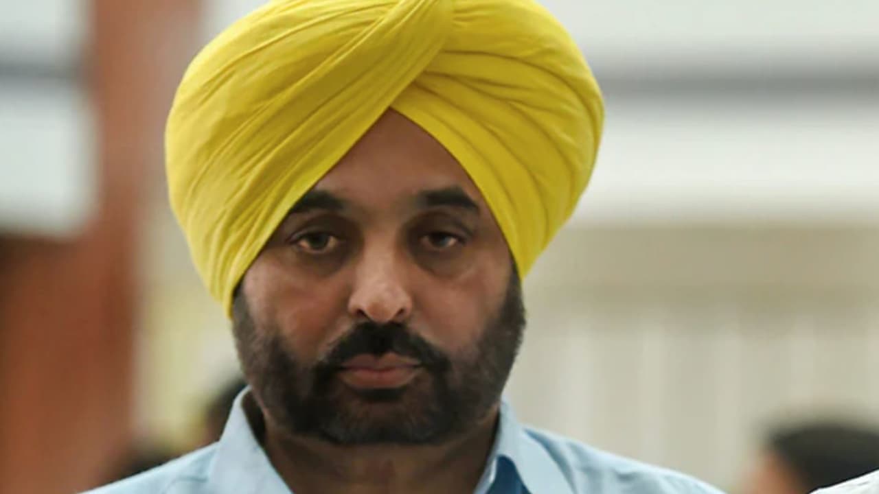 पंजाब CM भगवंत मान दिल्ली के अपोलो अस्पताल में भर्ती, पेट दर्द की शिकायत के बाद हुए एडमिट पंजाब CM भगवंत मान दिल्ली के अपोलो अस्पताल में भर्ती, पेट दर्द की शिकायत के बाद हुए एडमिट