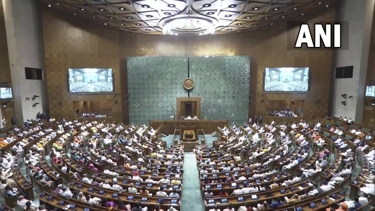 हम उन हजारों श्रमिकों को नमन करता हूं, जिनके कठिन प्रयास से यह भागीरथ प्रयास पूरा हुआ- ओम बिरला हम उन हजारों श्रमिकों को नमन करता हूं, जिनके कठिन प्रयास से यह भागीरथ प्रयास पूरा हुआ- ओम बिरला