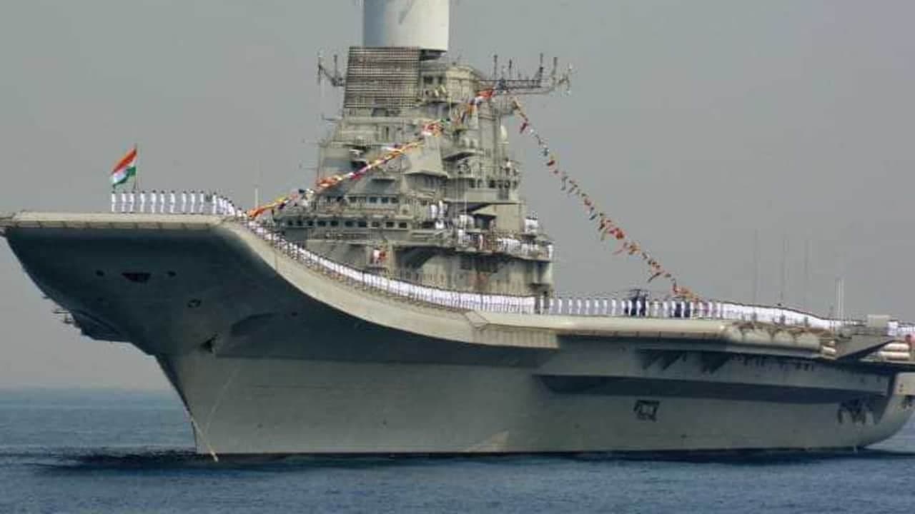 INS Vikramaditya Fire: समुद्र में ट्रायल के दौरान एयरक्राफ्ट कैरियर आईएनएस विक्रमादित्य पर लगी आग INS Vikramaditya Fire: समुद्र में ट्रायल के दौरान एयरक्राफ्ट कैरियर आईएनएस विक्रमादित्य पर लगी आग