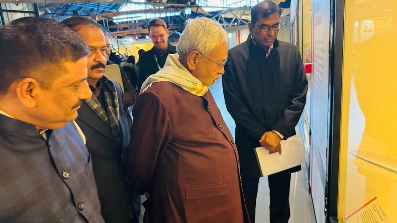 बिहार के मुख्यमंत्री ने लंदन में साइंस म्यूजियम का दौरा किया बिहार के मुख्यमंत्री ने लंदन में साइंस म्यूजियम का दौरा किया